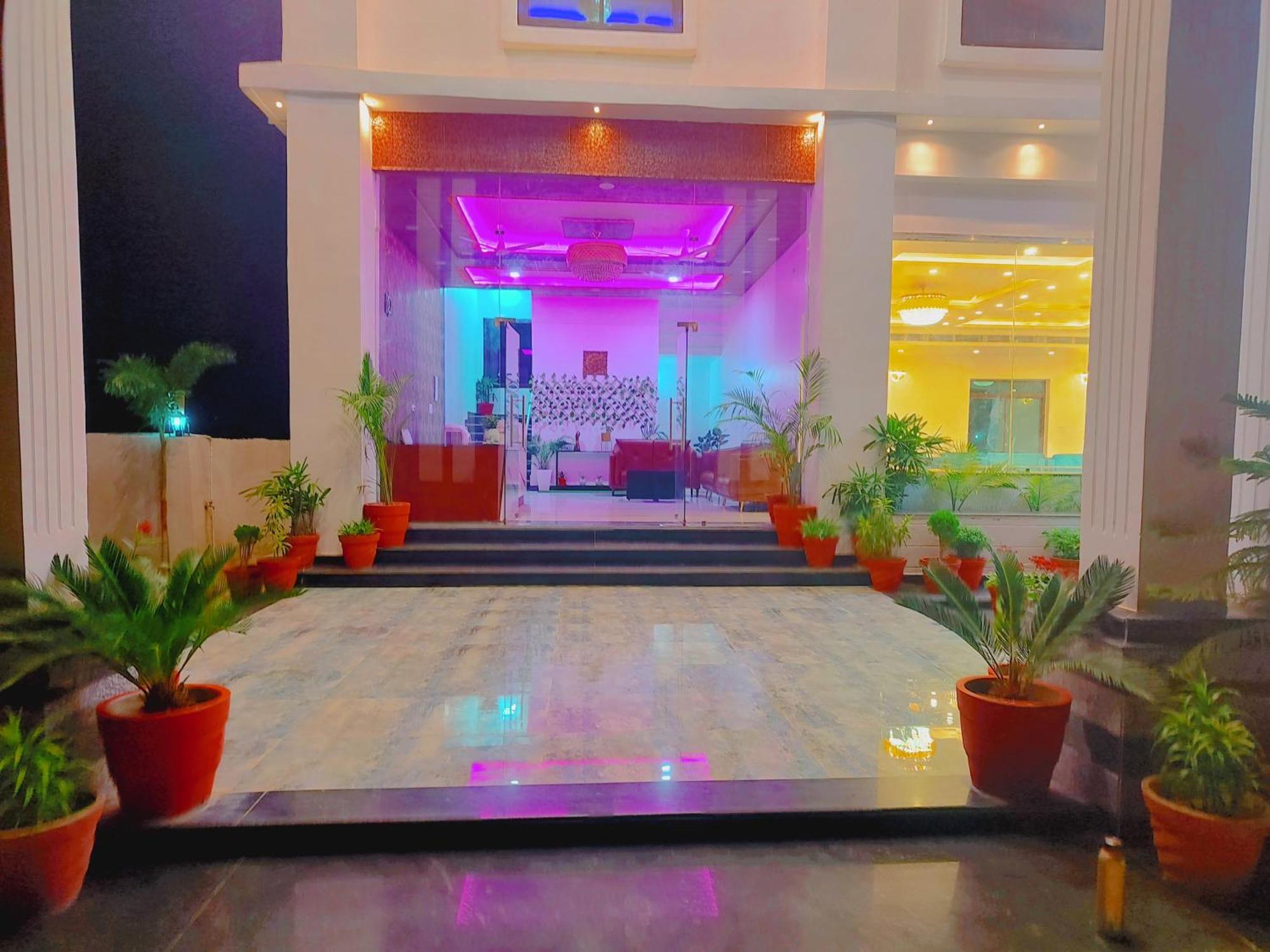 Awadh Samrat Resort Ayodhya المظهر الخارجي الصورة