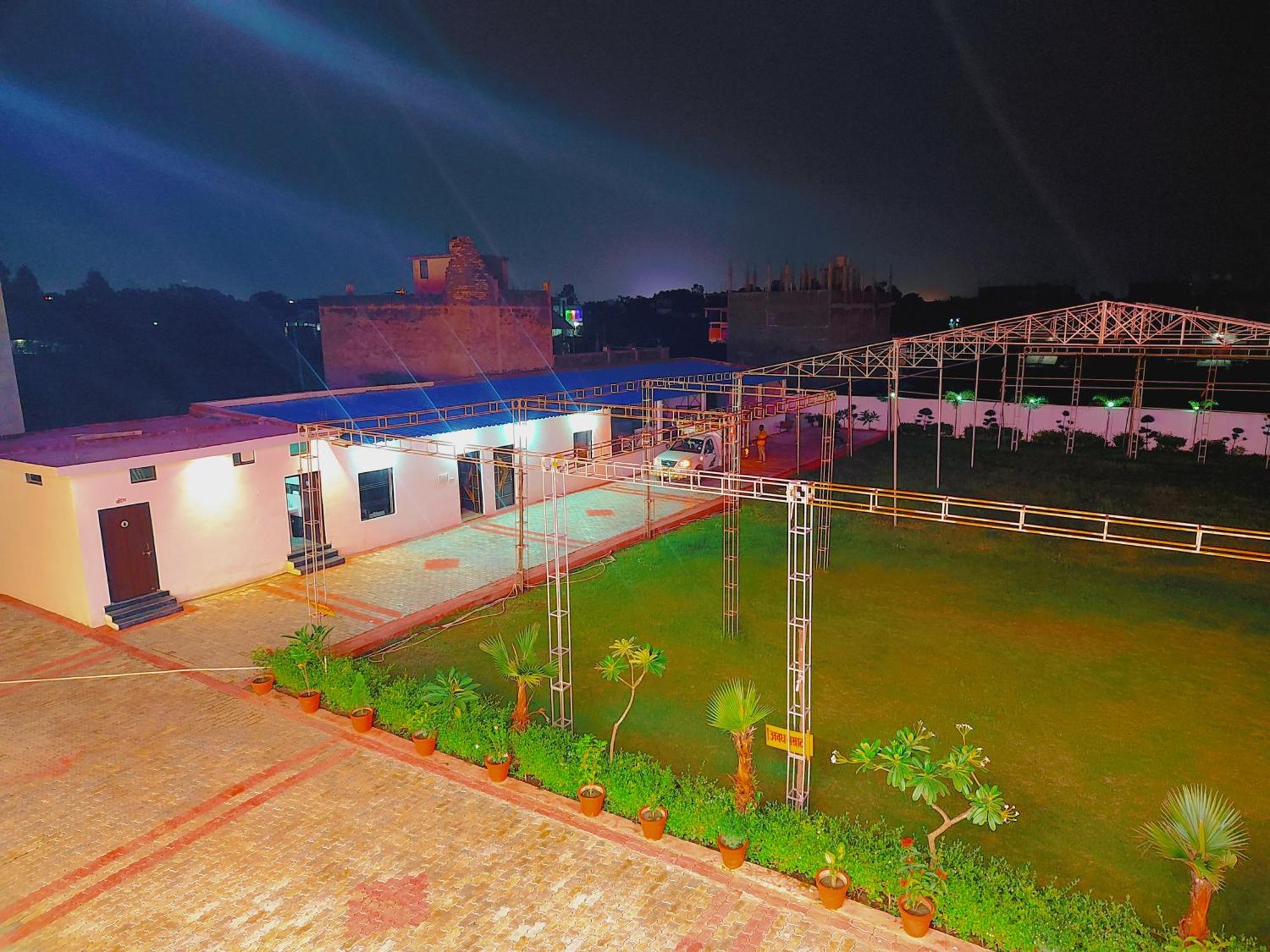 Awadh Samrat Resort Ayodhya المظهر الخارجي الصورة