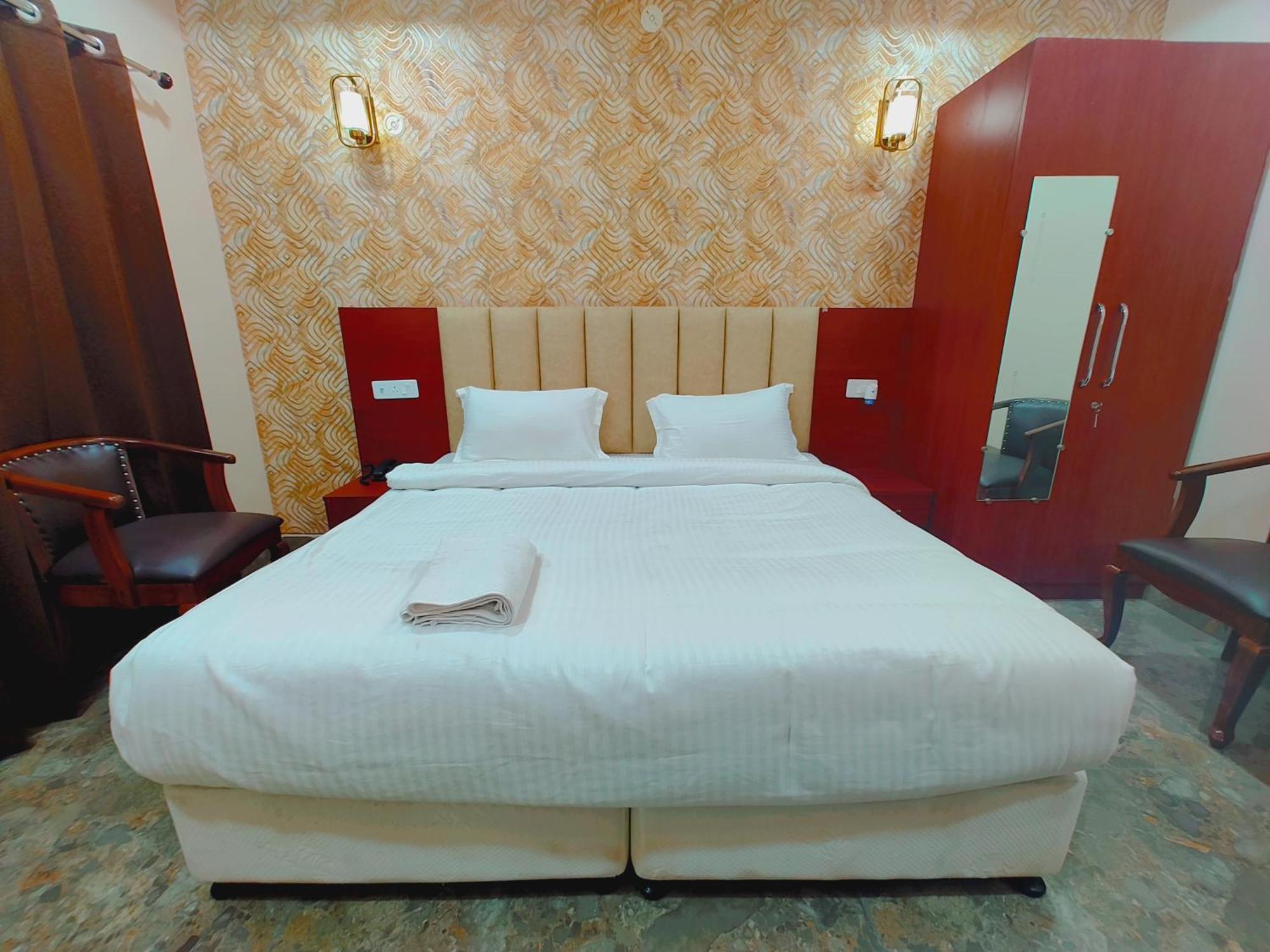 Awadh Samrat Resort Ayodhya المظهر الخارجي الصورة