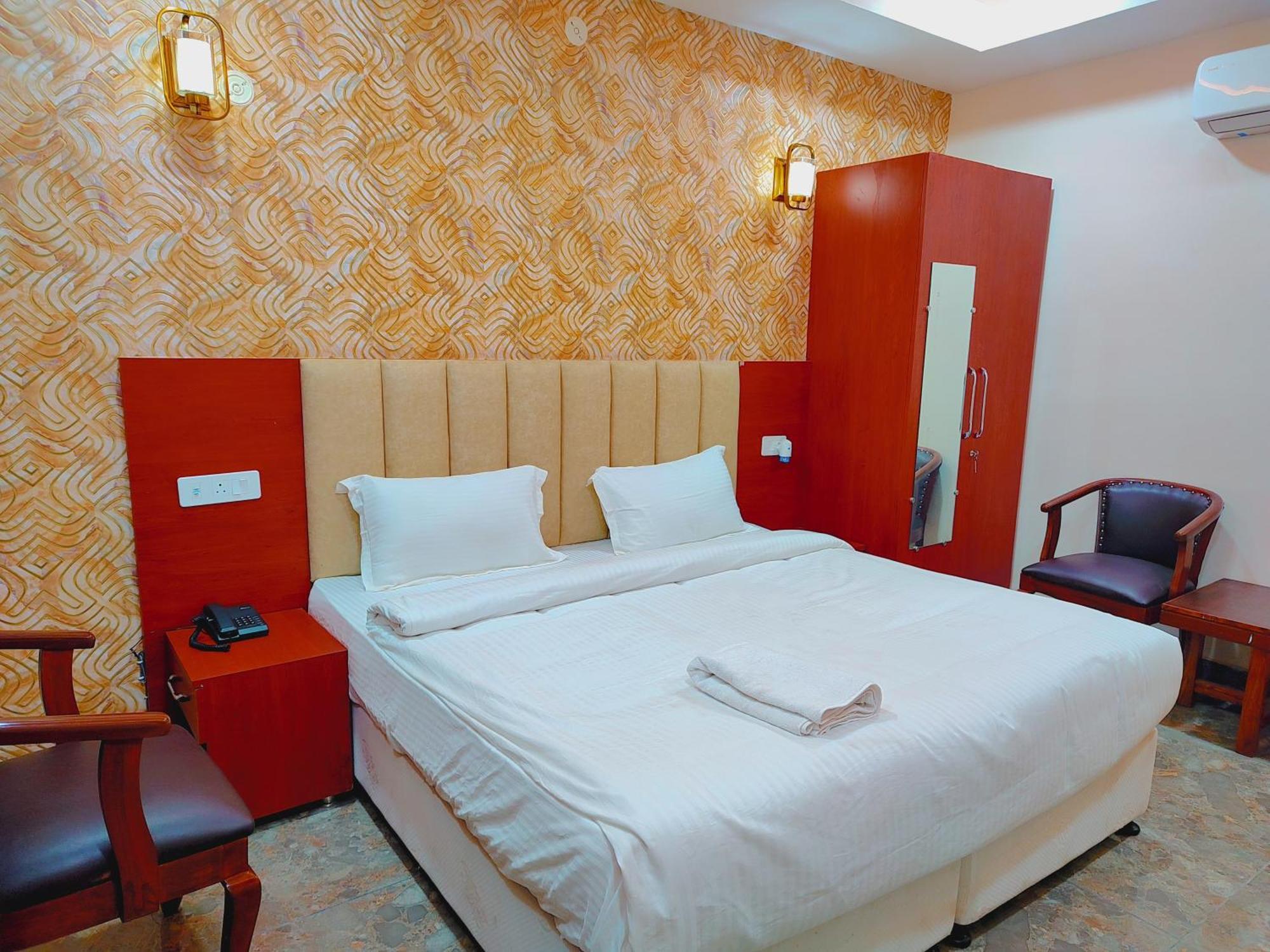 Awadh Samrat Resort Ayodhya المظهر الخارجي الصورة